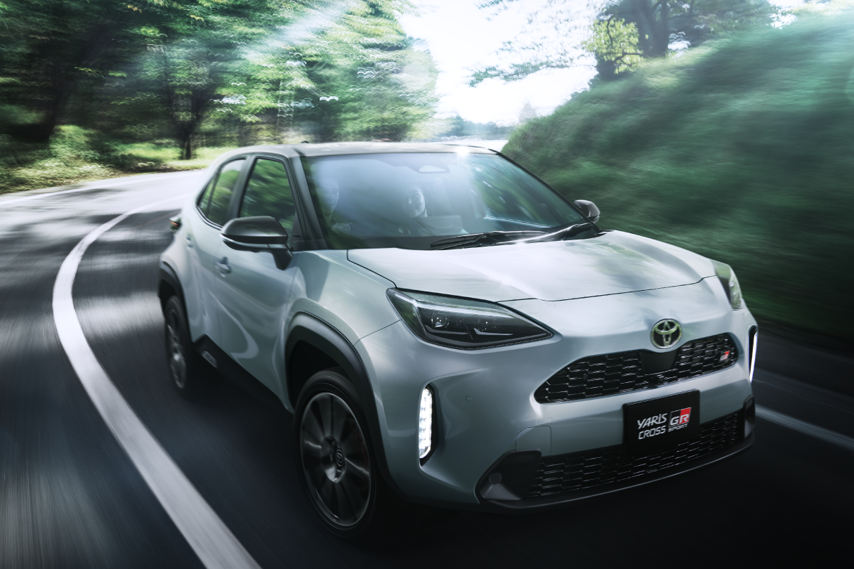 yariscross_top_img01